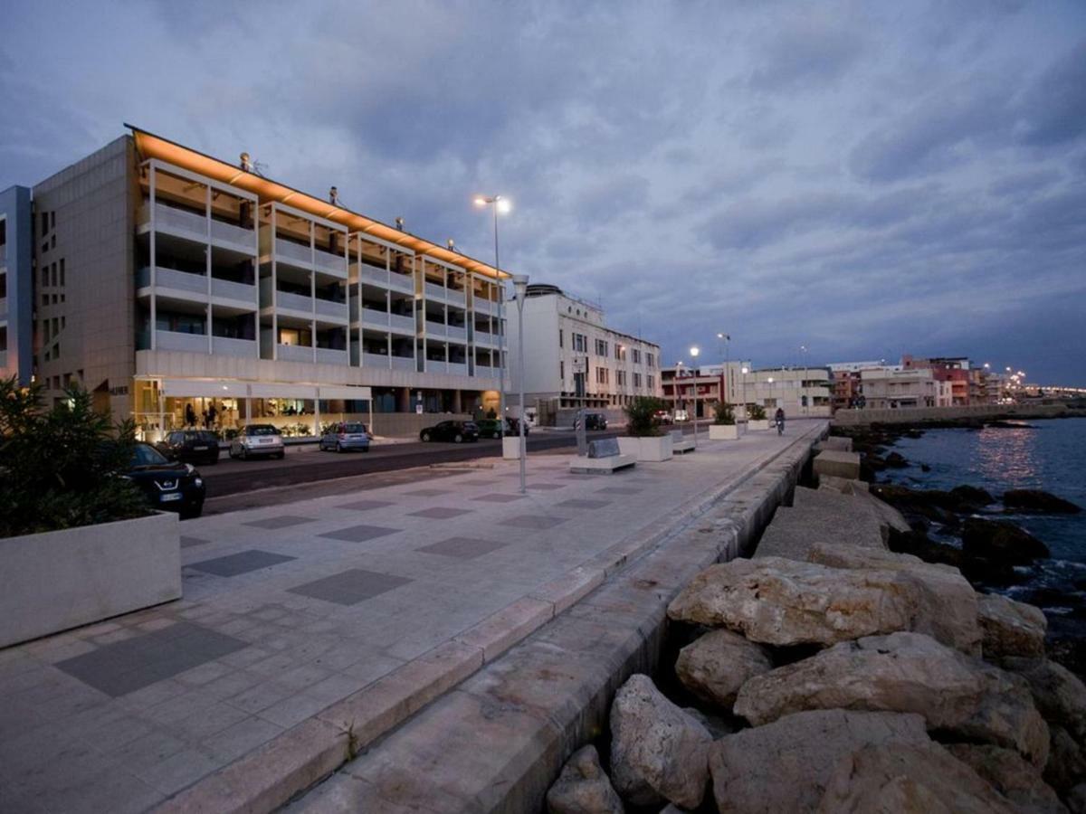 Minzoni Gallipoli Sul Mare E 130 Mt Dal Centro Exterior foto